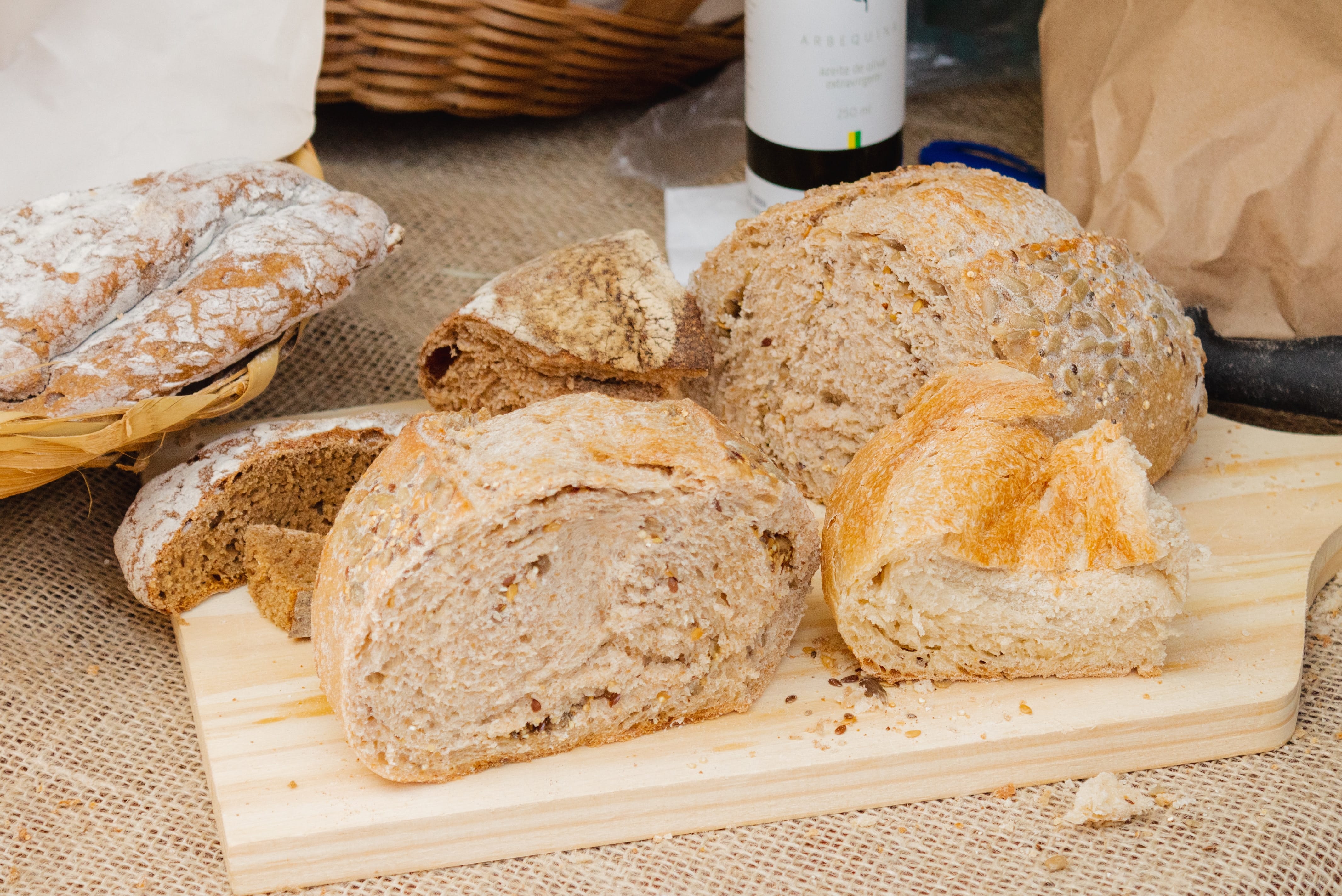 Печеный хлеб. Хлеб из хлебного дерева. Хлеб Мариинский. Хлебцы выпекаемые. Рецепт запекания хлеба